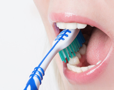 8 Bad Brushing Habits to Break in 2021- treatment at gardencity  